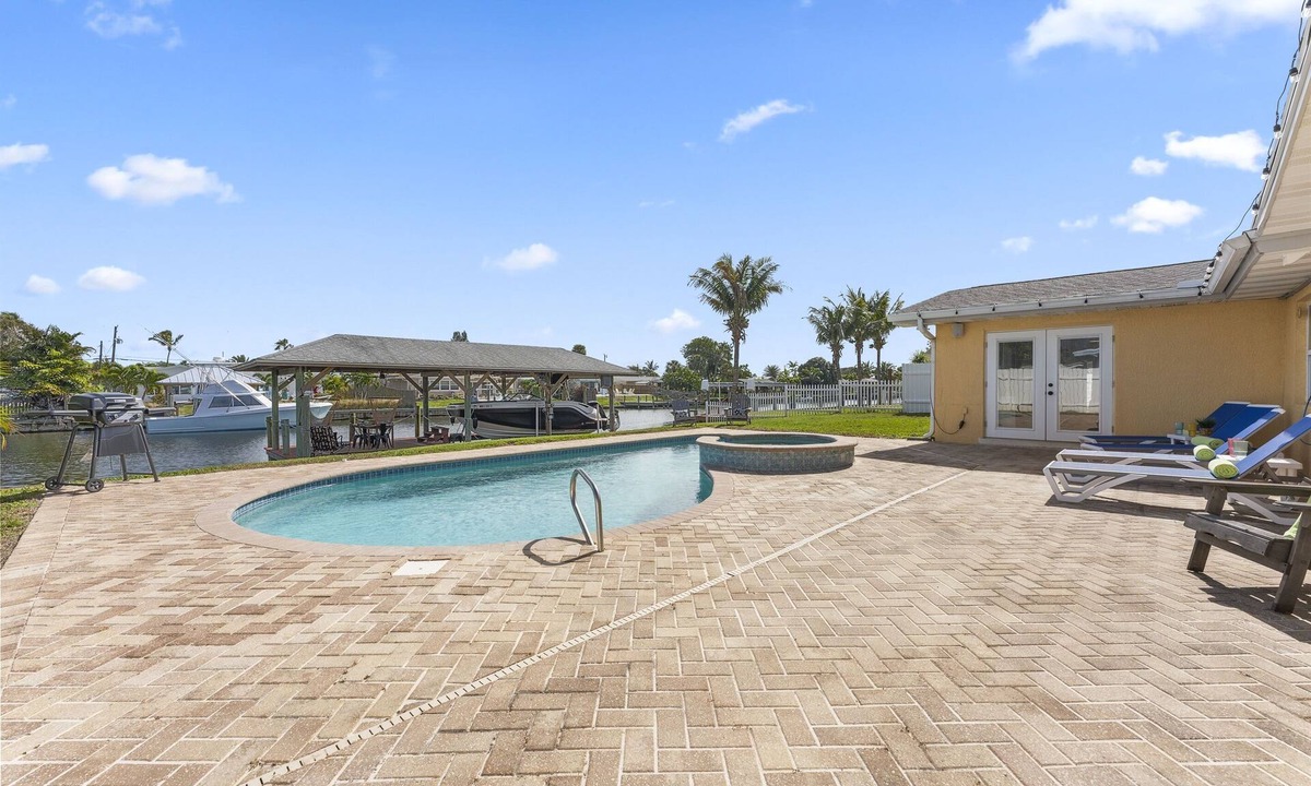 River Isles House | Heated Pool/Spa-On Canal-Game Room-Bikes-Kayaks