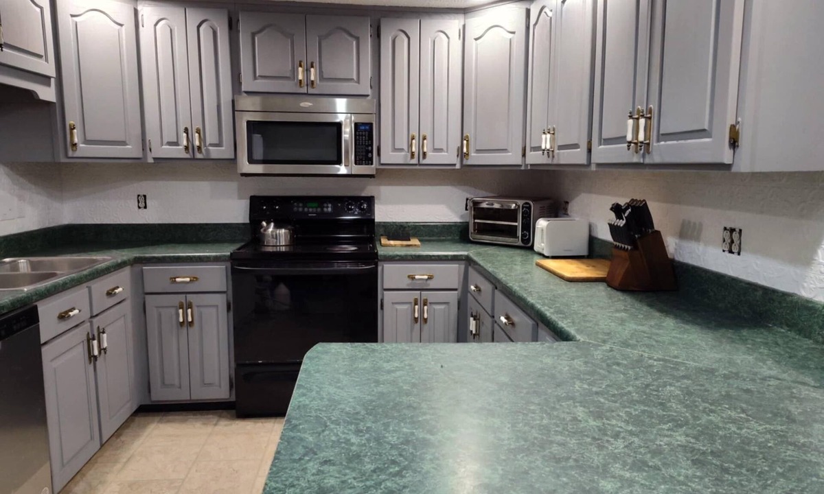 Cumberland House | Hibernation Station - 3 Bed/2 Bath home with trailer parking available