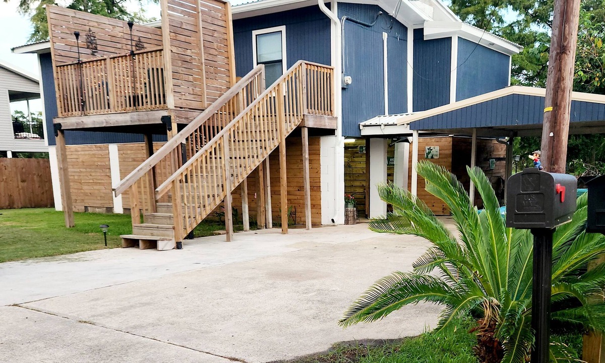 Lake Charles Cottage | Hidden gem, beautiful scenery, peaceful and private