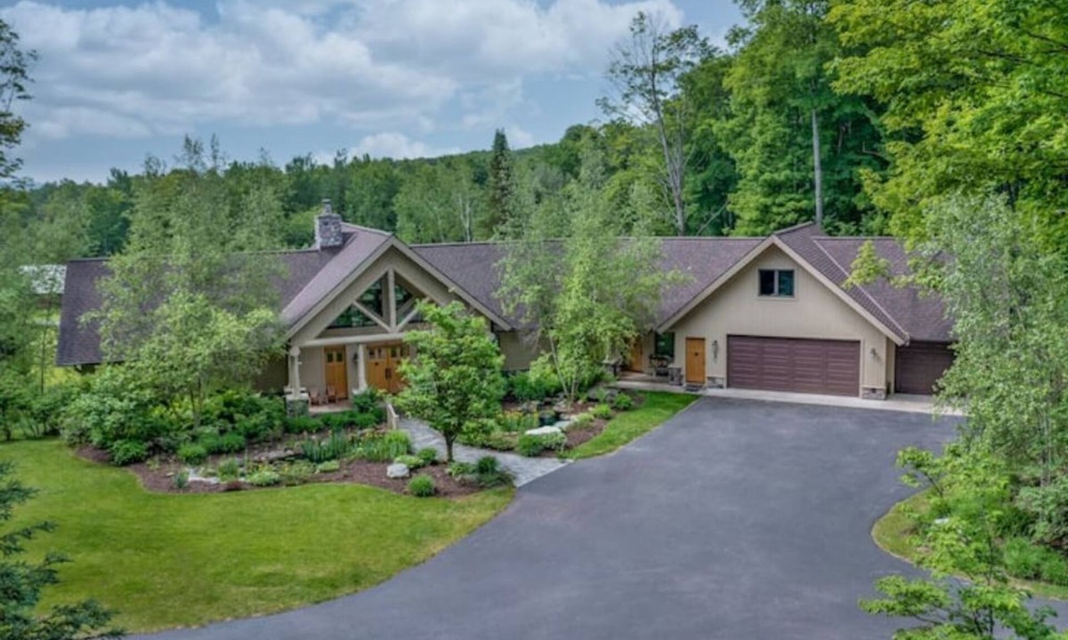 Harbor Springs House | Highlandview Farms of Harbor Springs