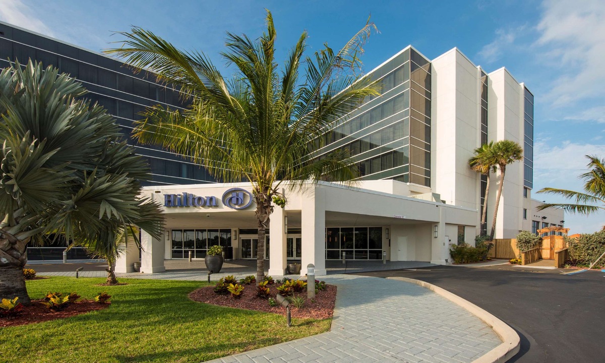 Cocoa Beach Hotel | Hilton Cocoa Beach Oceanfront