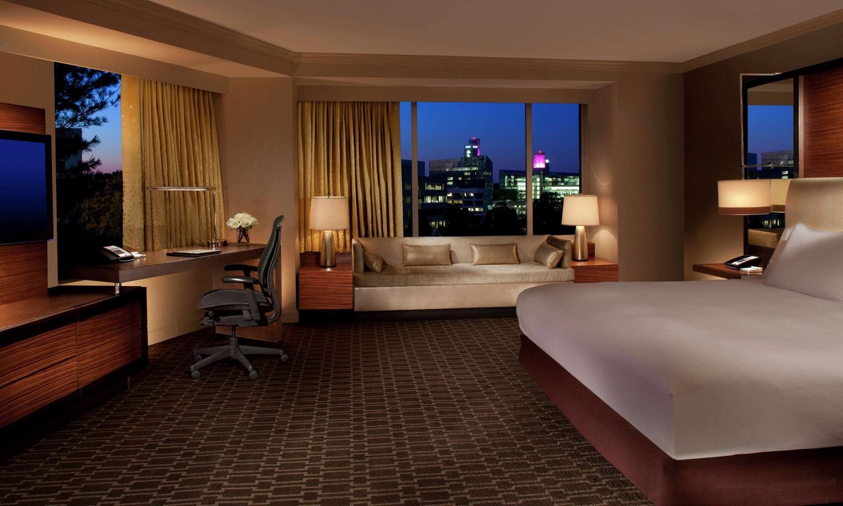 McLean Hotel | Hilton McLean Tysons Corner