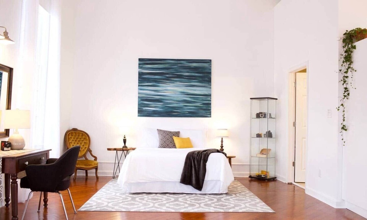 Avoca House | Historic Hideaway with Sauna near the Lake