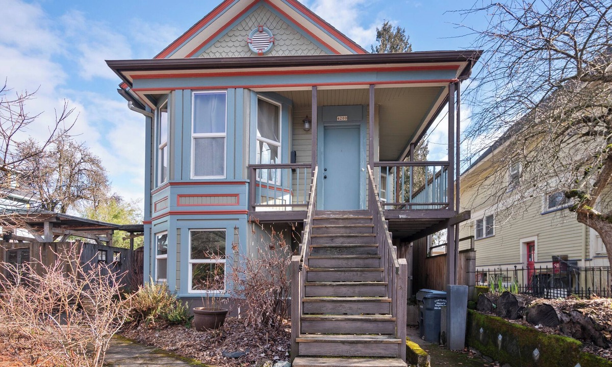 Mississippi District Apartment | Historic Victorian in Hip Neighborhood