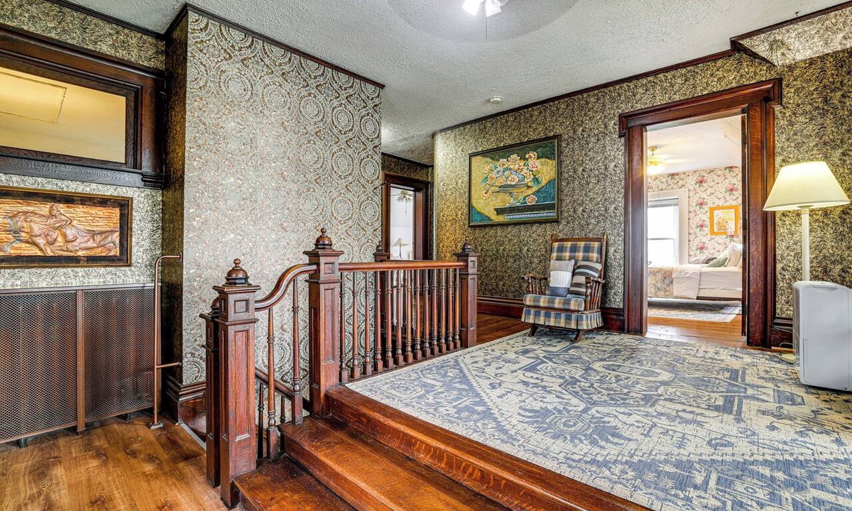 Downtown Niagara Falls Cottage | Historic Victorian Cottage, 1 Mi to Niagara Falls