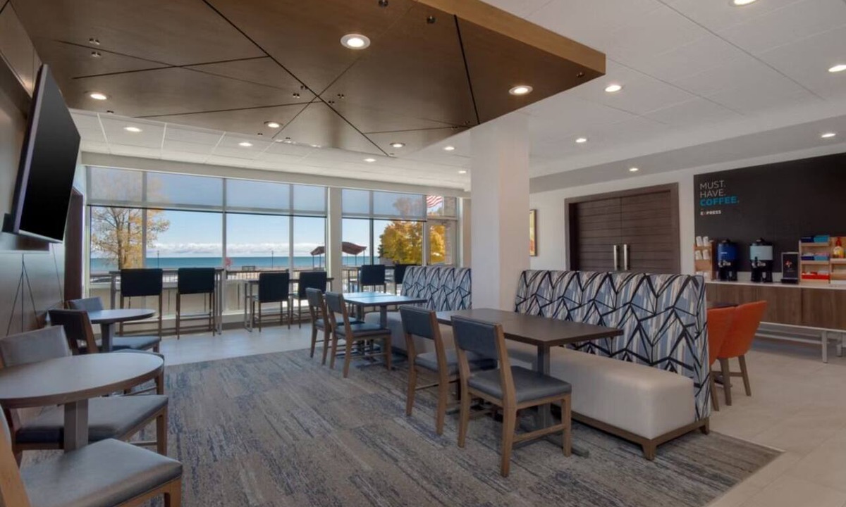 Oscoda Hotel | Holiday Inn Express and Suites Oscoda by IHG