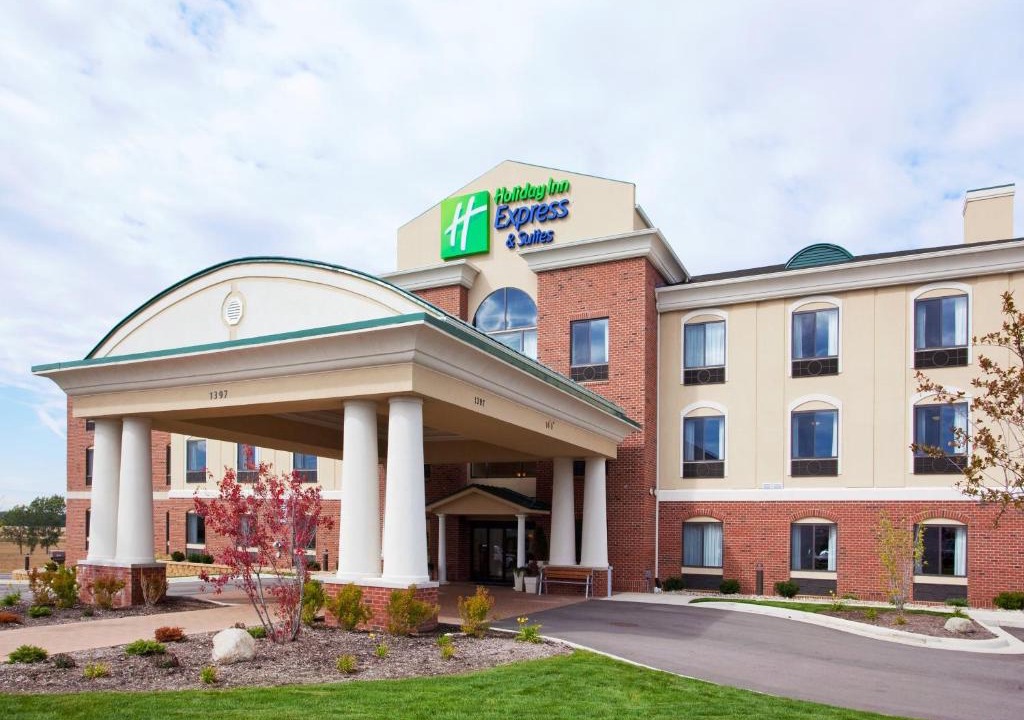 Howell Hotel | Holiday Inn Express Hotel & Suites Howell by IHG