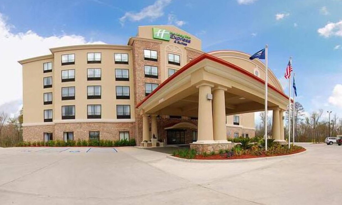 LaPlace Hotel | Holiday Inn Express & Suites Laplace by IHG