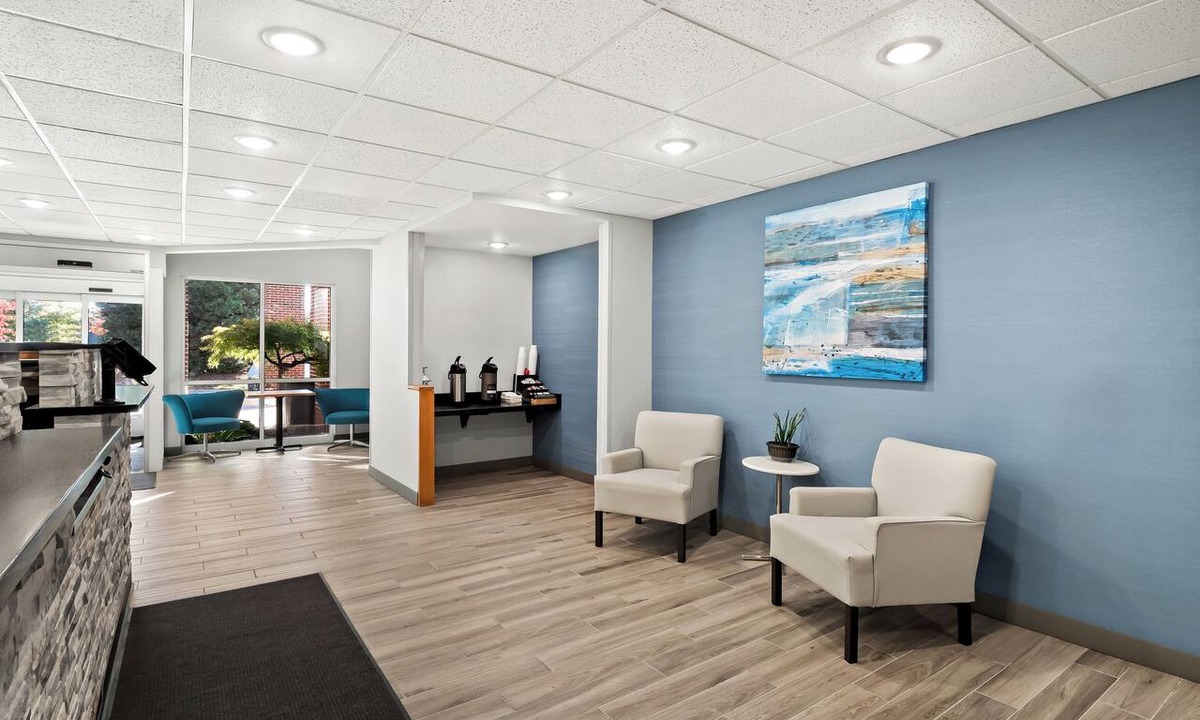 Okemos Hotel | HomeTowne Studios by Red Roof East Lansing - Okemos