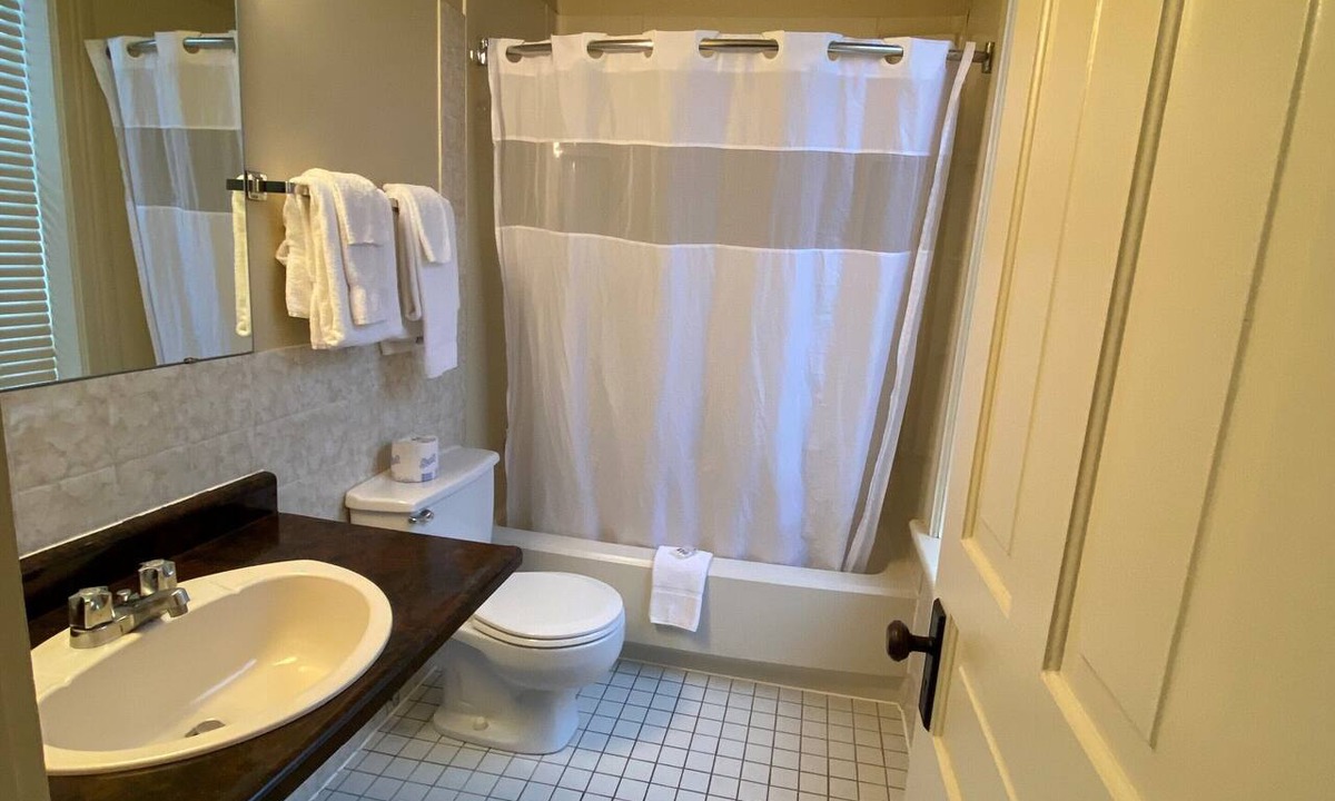Goderich Hotel | Hotel Bedford