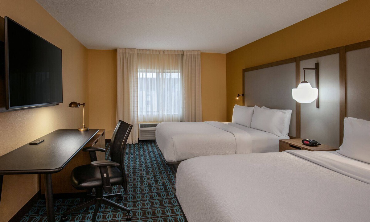 Newtonville Hotel | Hotel Luna