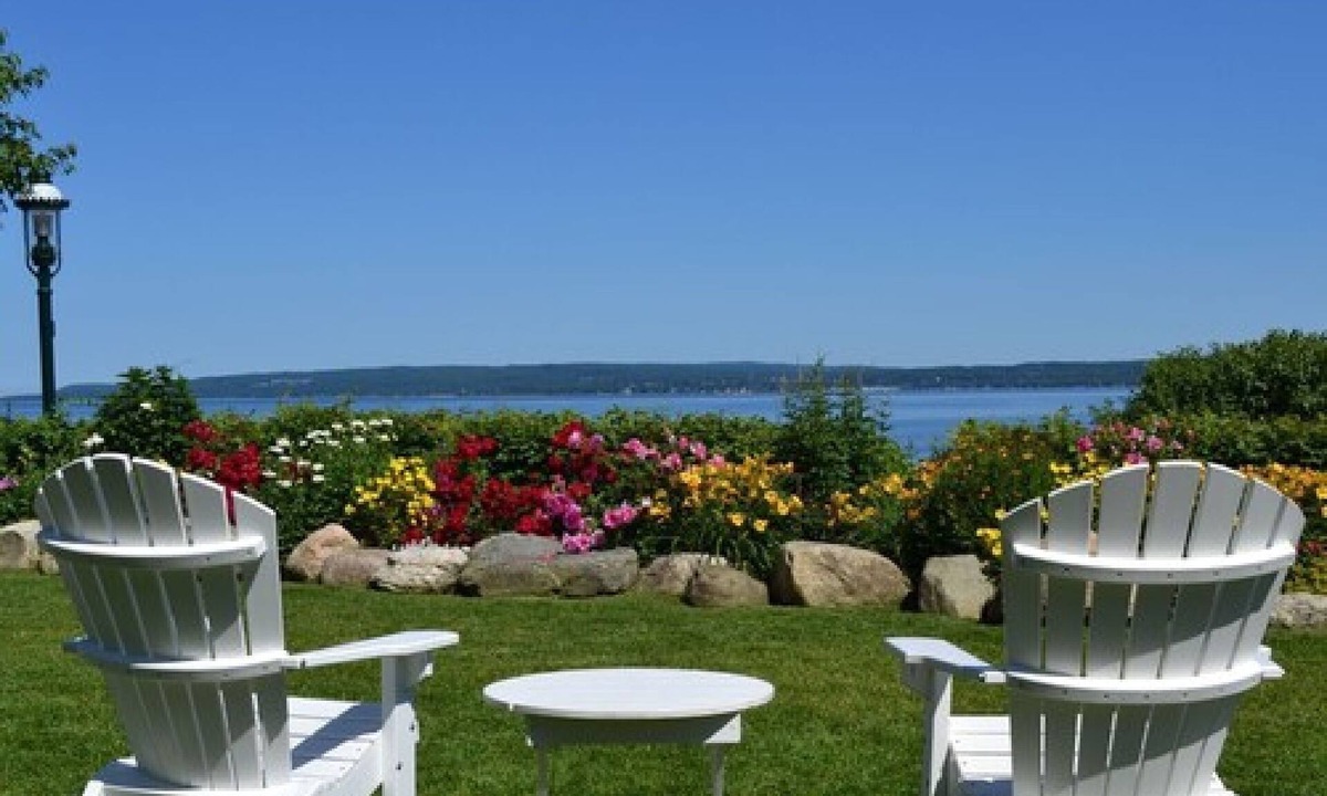 Petoskey Hotel | Hotel Perry