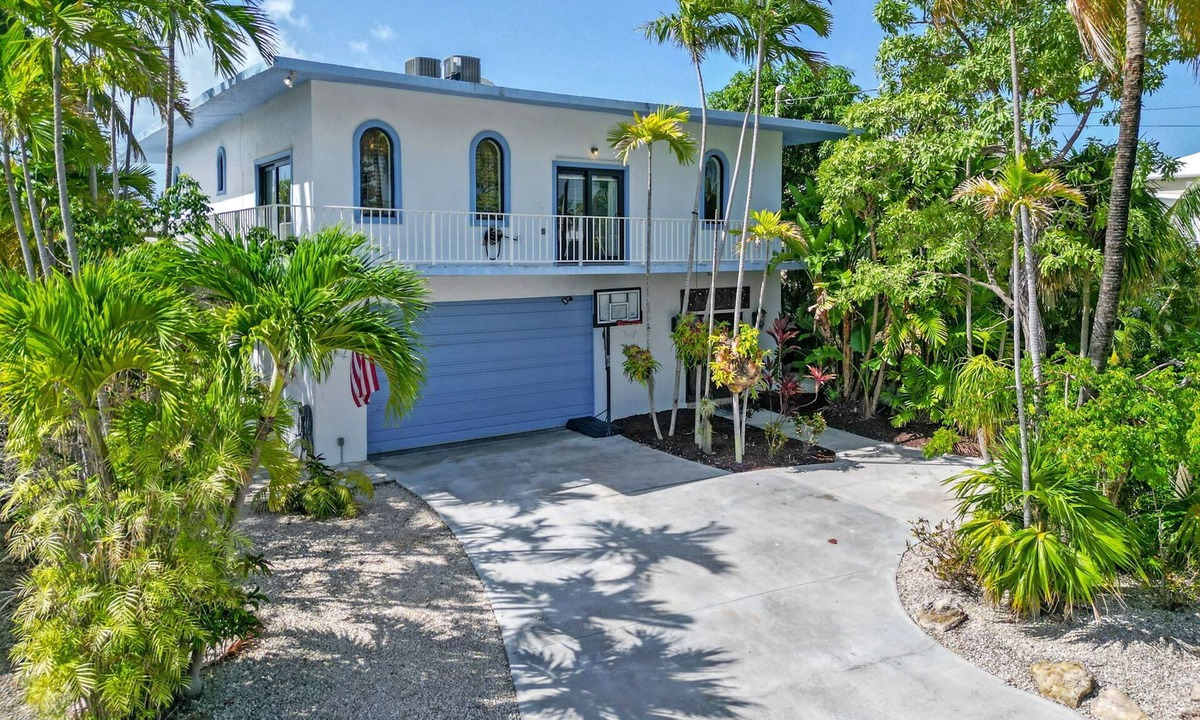 Islamorada House | Island pool home awaits in Islamorada's Port Antigua