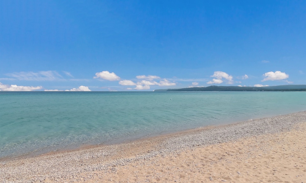 Glen Arbor House | Island View - Beautiful Cottage on Lake Michigan