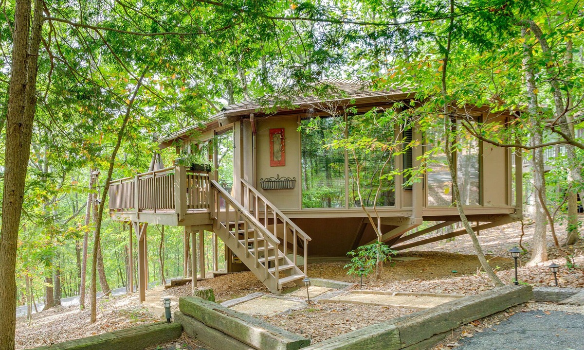 Big Canoe Cabin | Jasper Hideaway w/Spacious Deck + Community Pool