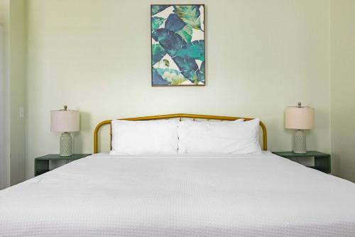 Historic Seaport Hotel | Key Lime Cottage