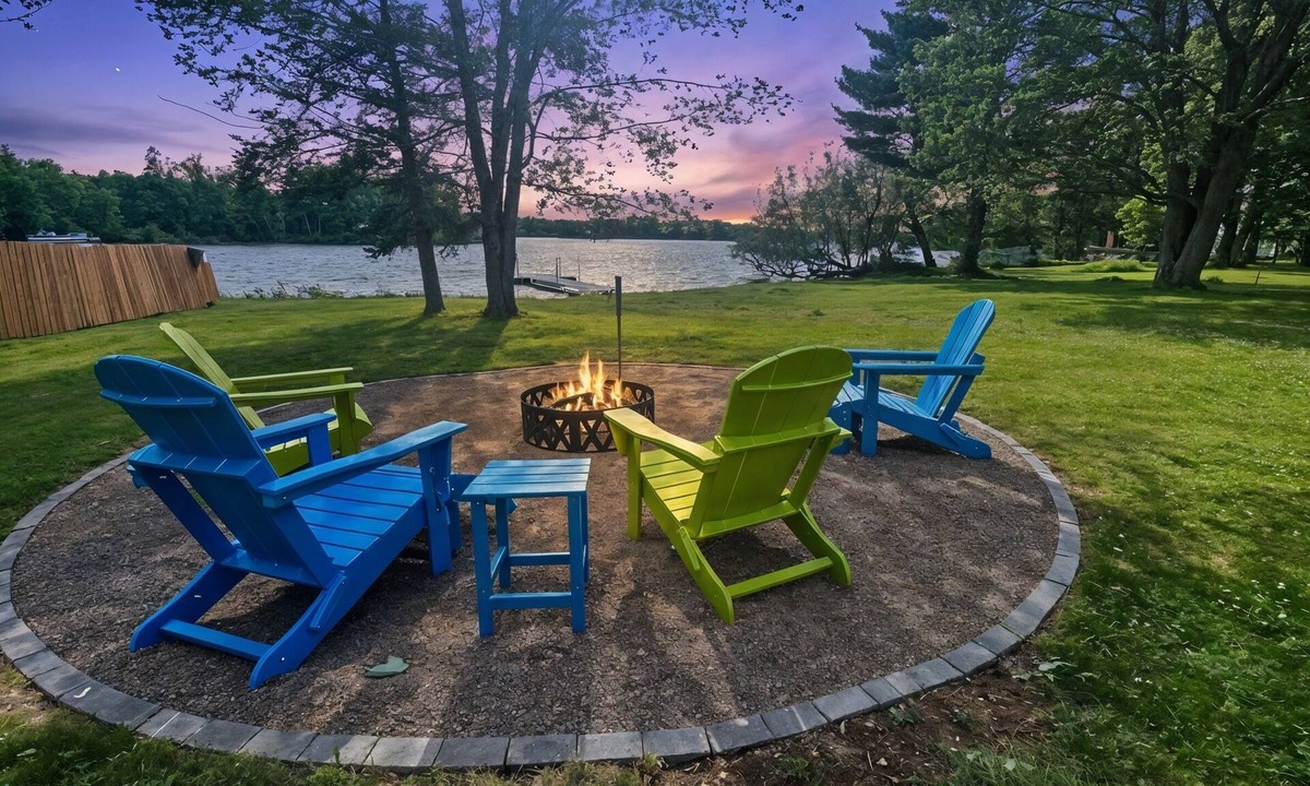 Phillips Cabin | Kick Back Kabin, Phillips Cozy Four-Season Cabin
