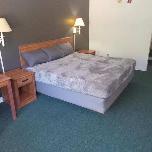 Livingston Apartment | King Bed