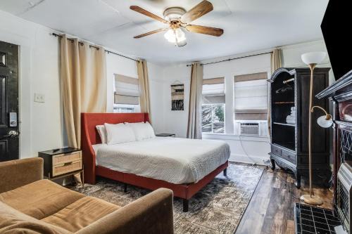 Freetown - Port Rico Apartment | Lafayette at Your Doorstep, Private RM