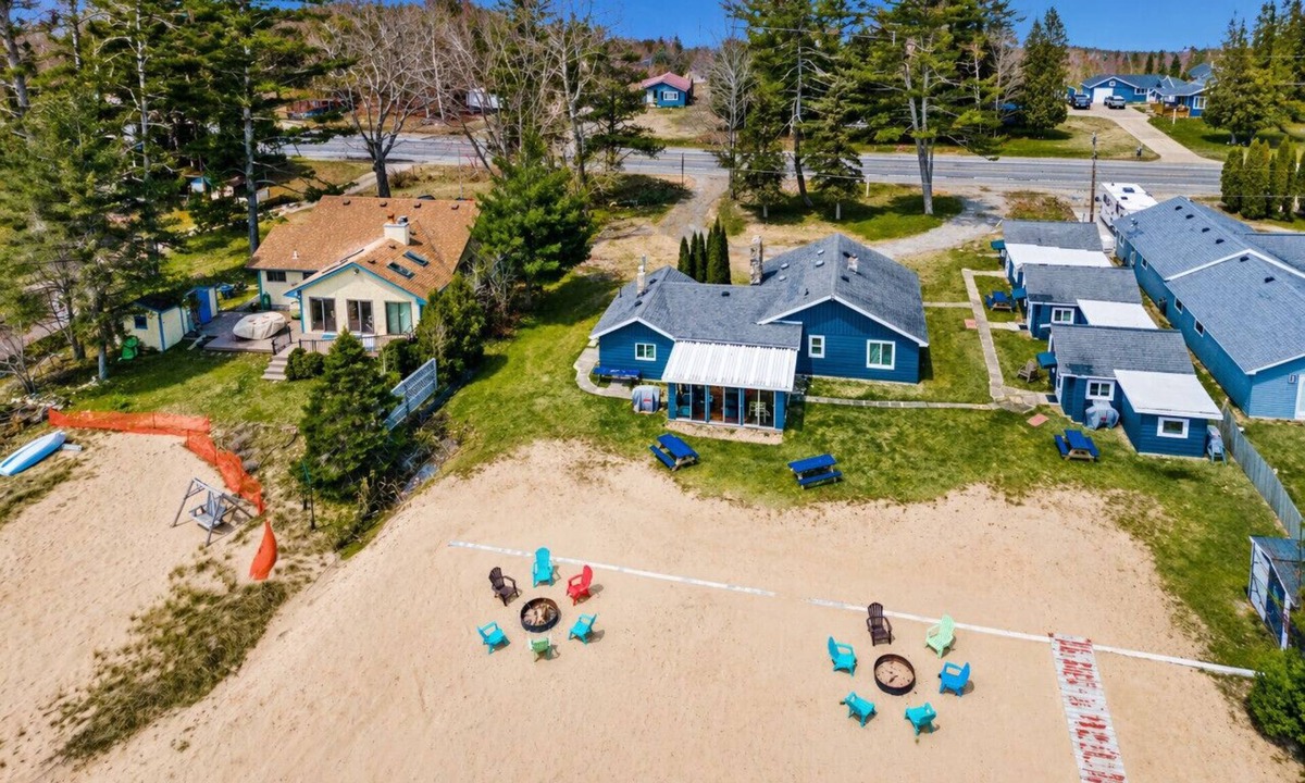 Oscoda House | Lake Huron Getaway w/Sun Porch & Beach Fun!