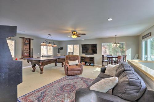 Loon Lake House | Lake Loon 'Hillside' Cottage w/Private Deck!