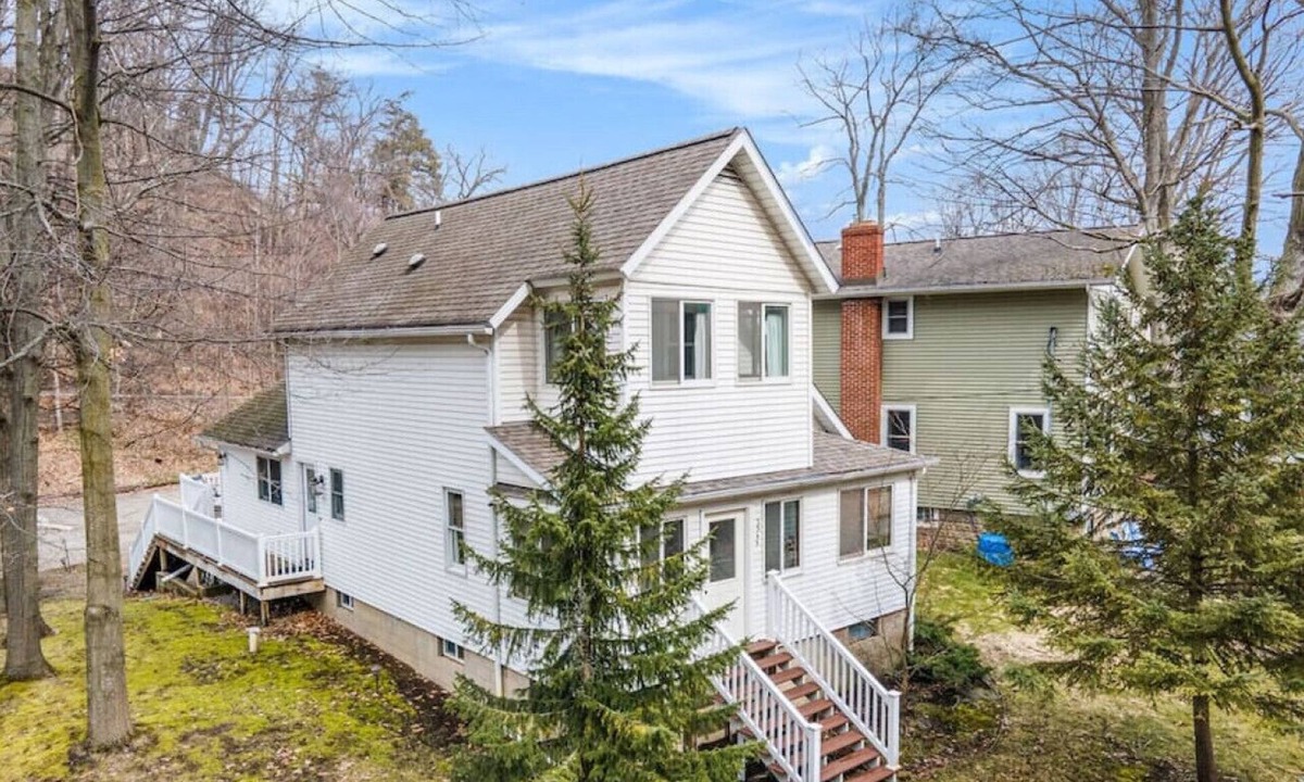 Macatawa House | Lake Michigan Beach Cottage!