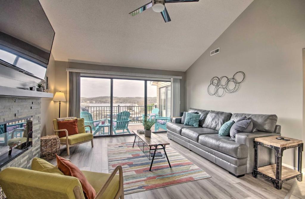 Lake Ozark Apartment | Lake Ozark Getaway with Seasonal Pool and Deck!