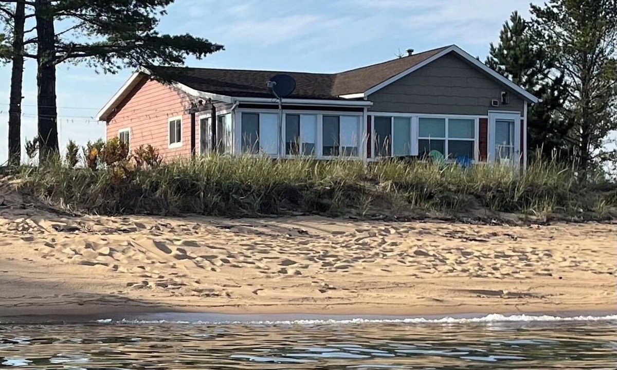 Lake Linden Cottage | Lake Superior Cottage on Sandy Beach, cl. houghton, calumet, LL Sunrise, beach