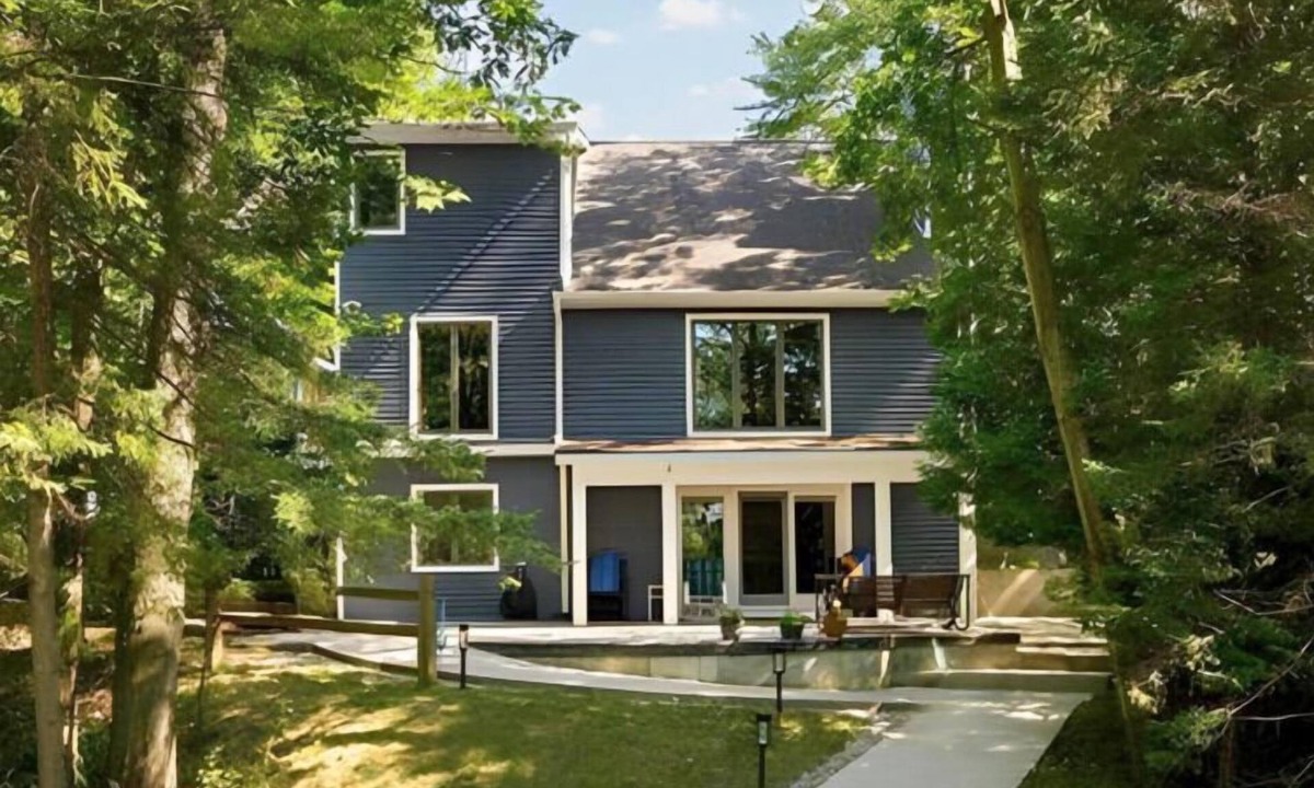 Interlochen House | Lake Therapy-Dock/FirePit/GameRoom/HotTub