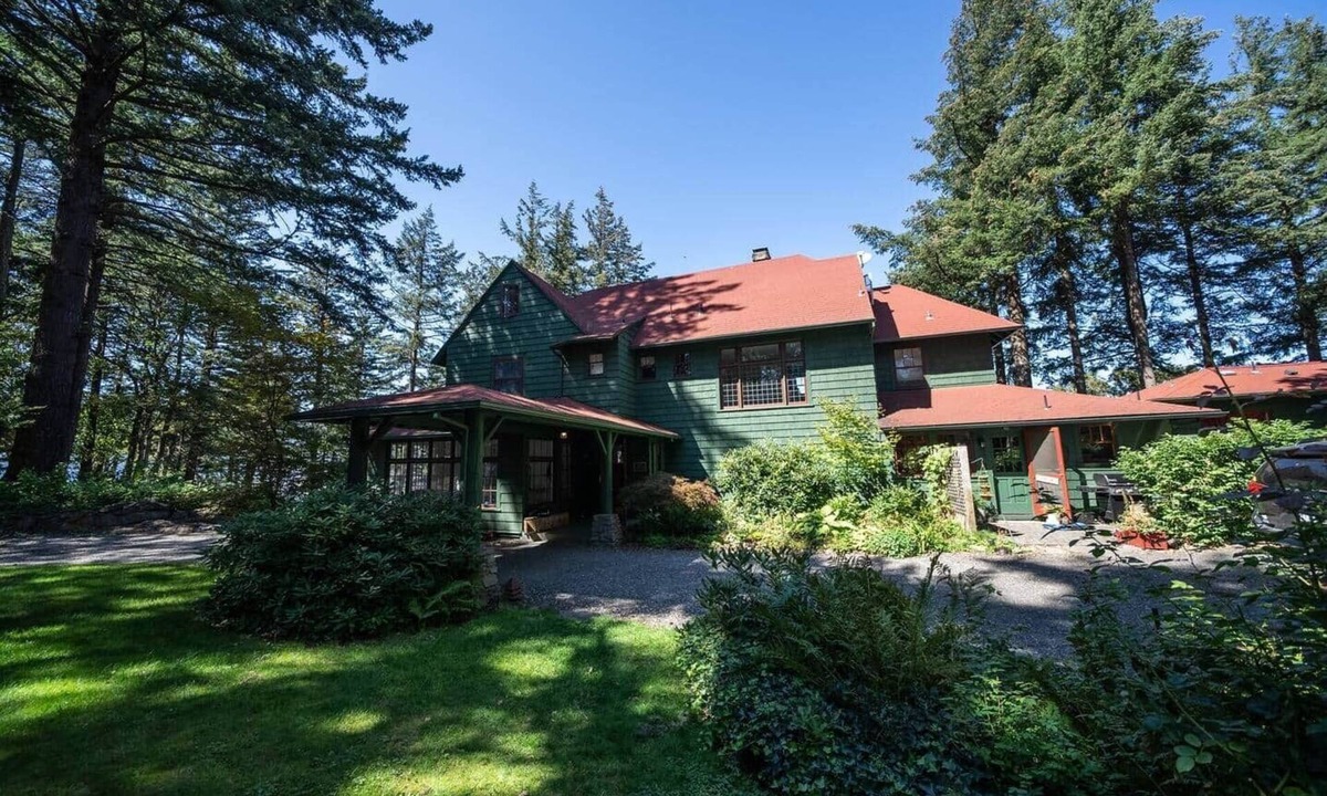 Hood River Apartment | Lakecliff Estate | Wedding Party Stays