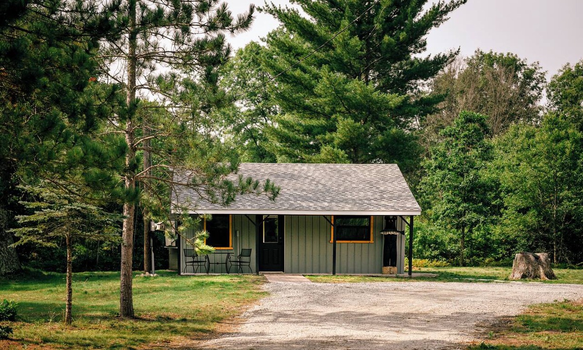 Luther Cabin | LakeEffectLodging-Cozy Cabin-ORV Trail Access