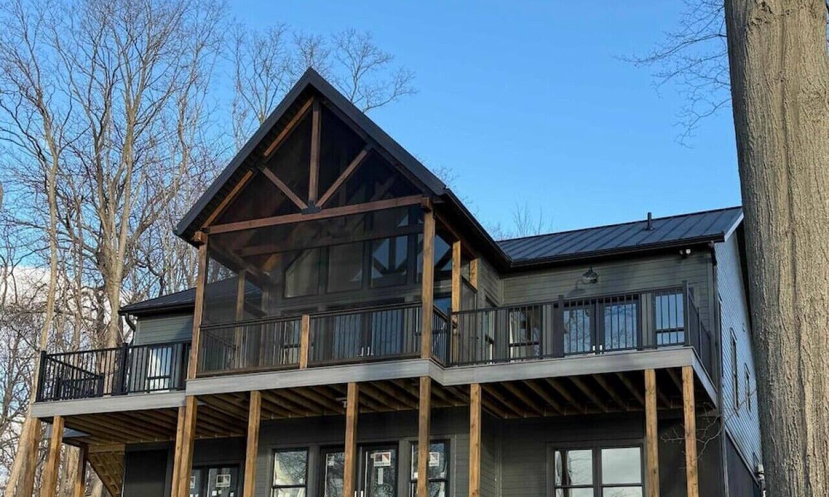 Fair Haven House | Lakefront 5 King Beds + Private Dock + Screen Porch + Pet Friendly