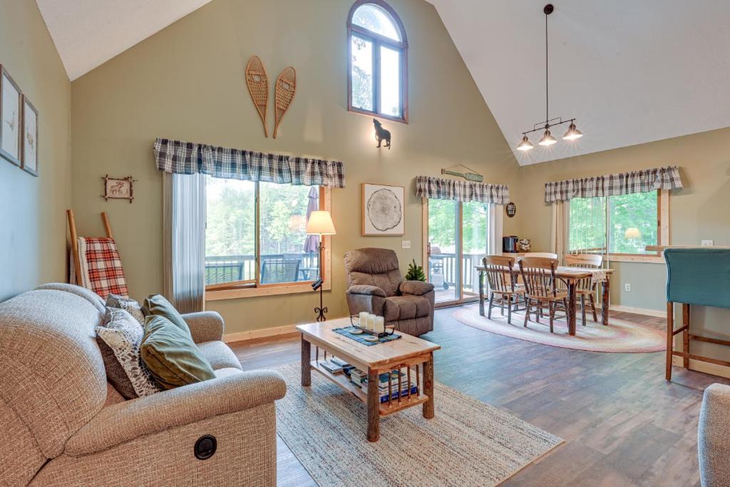 Alger House | Lakefront Cabin on Secord Lake | Sleeps 6