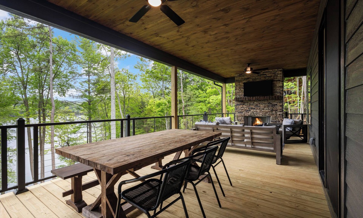 Blairsville Cabin | Lakefront Cabin - Private Dock, Firepit, Pontoon Boat Rental Available