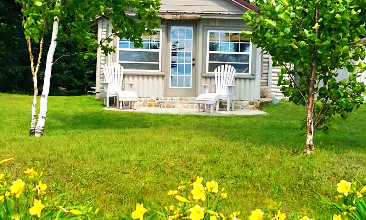 Levering Cabin | Lakefront Cozy Cabin with Amazing Sunsets