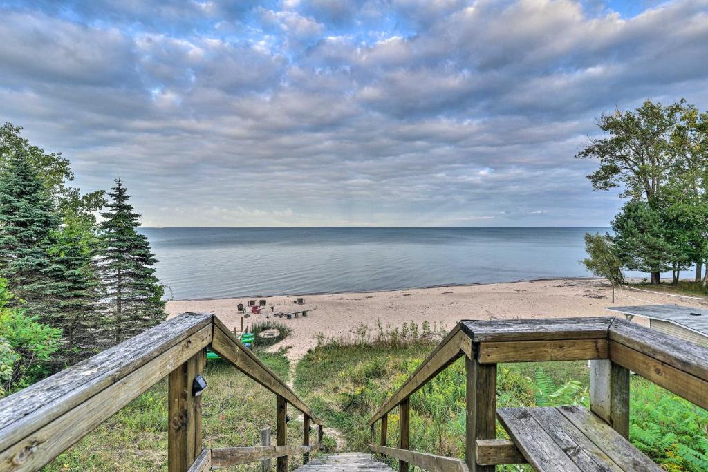 Forestville House | Lakefront Forestville Paradise w/Private Beach!