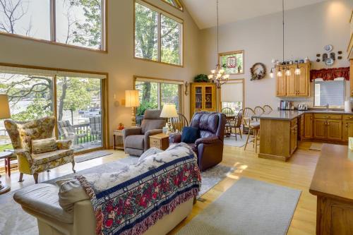 Vandalia House | Lakefront Vandalia Home w/Boat Dock & Gas Grill!