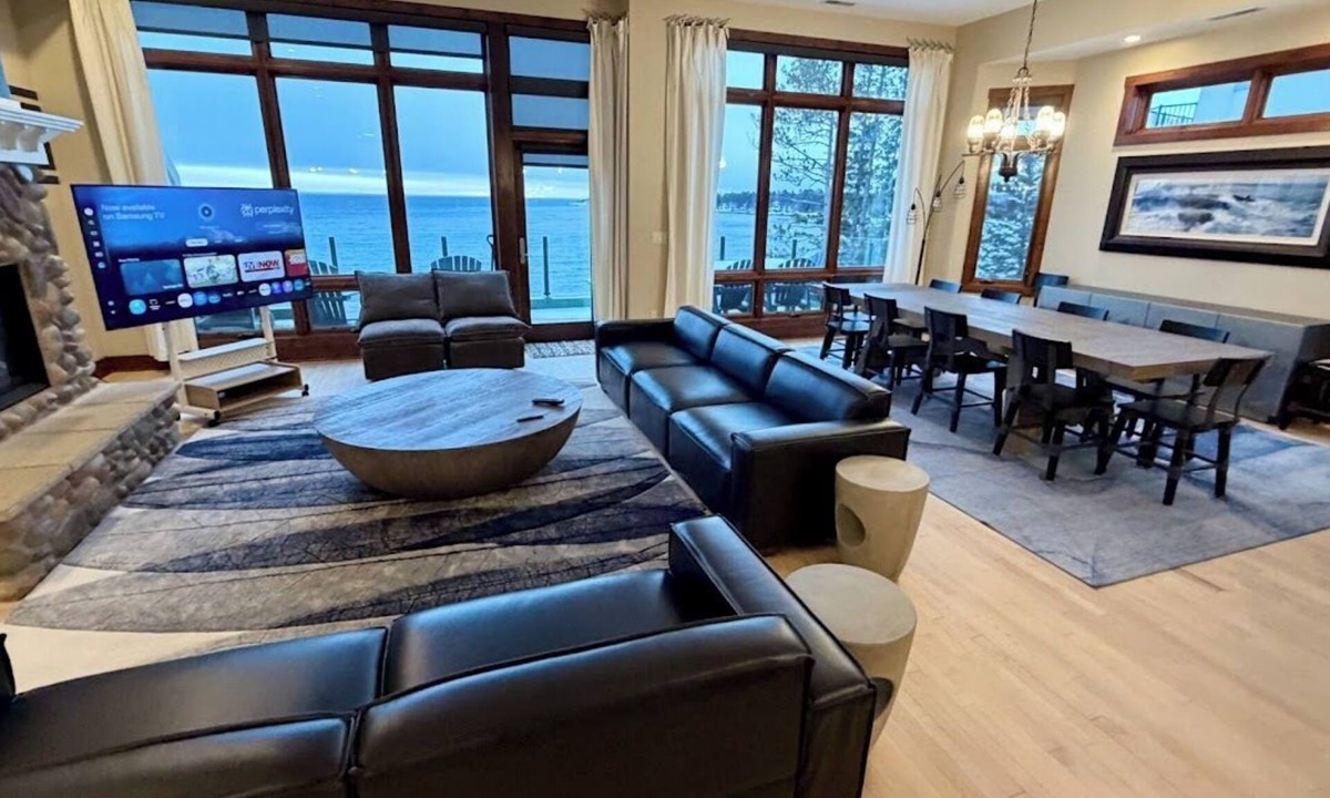Two Harbors Cabin | Lakeview 5 bedroom Executive Suite