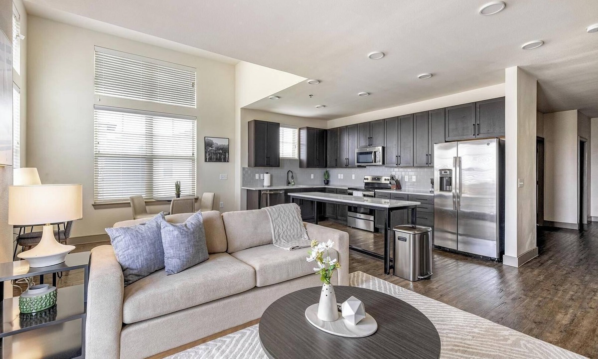 Denton Apartment | Landing | Stunning 2BD, Gym, Clubhouse