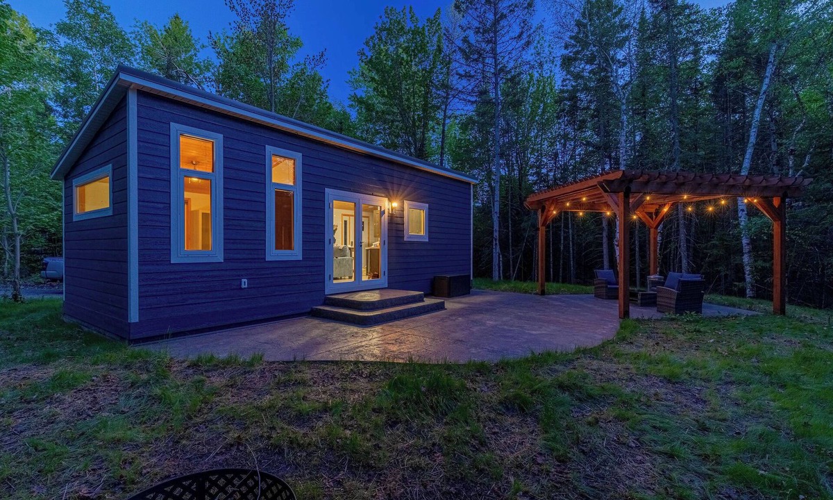 Cornucopia Cabin | Little Blue: Secluded Tiny Home w/walking path to Lake Superior