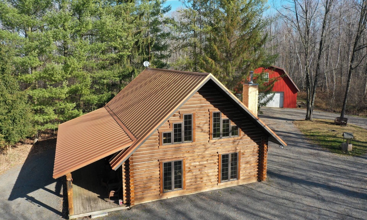 Babcock Cabin | Log cabin secluded on 80 acres