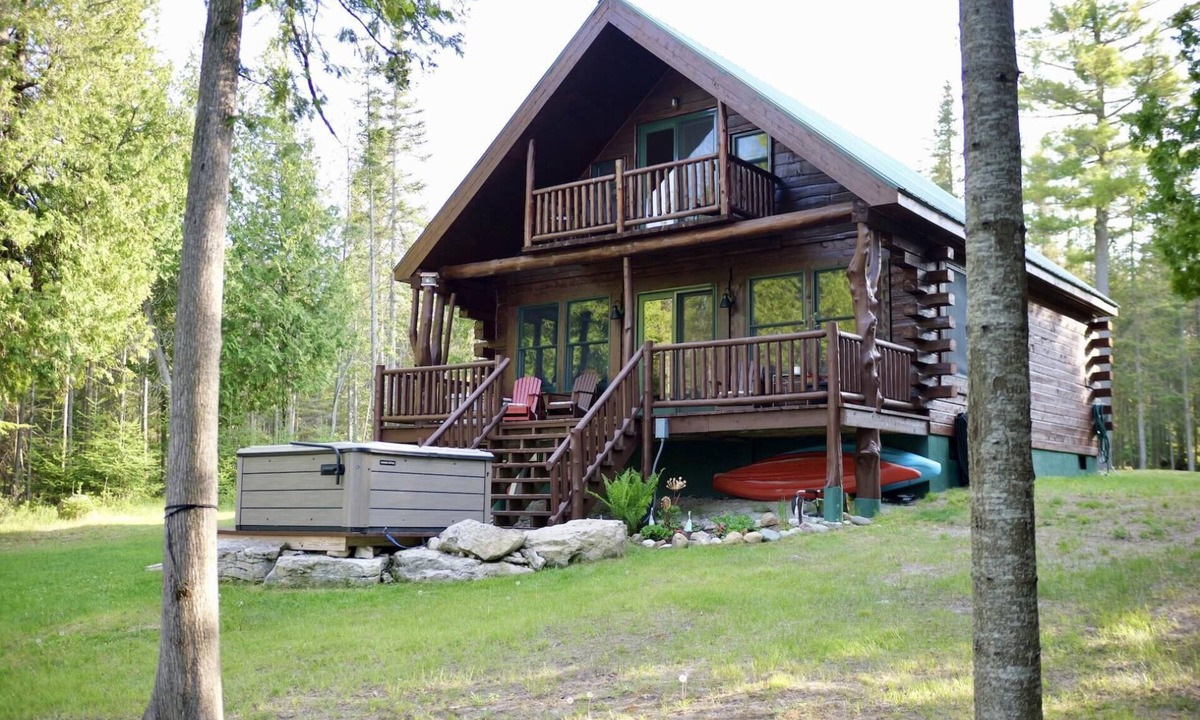Drummond House | Loon Loft on Drummond Island