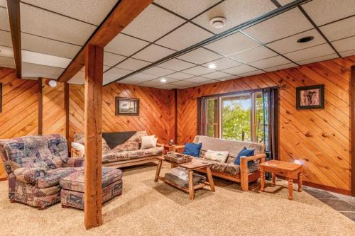 Mercer House | Loon's Landing