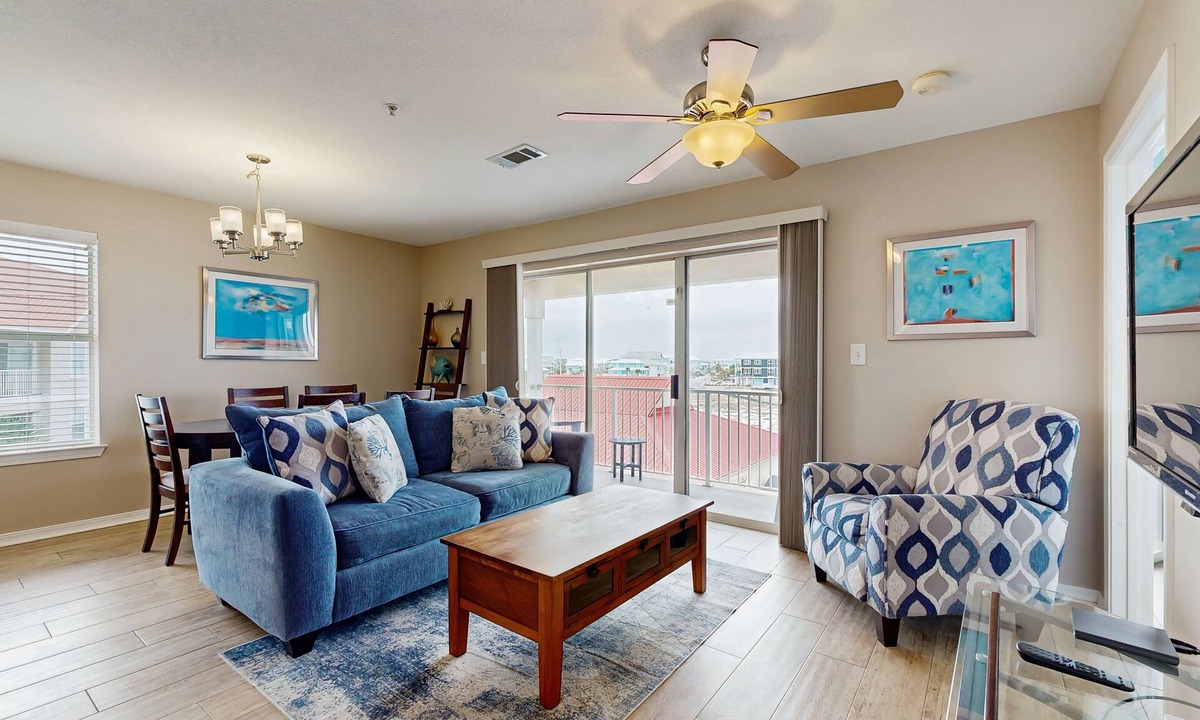 Navarre Beach Condo | Lovely Condo with Sunset Views & Shared Pool Access, Snowbirds Welcome