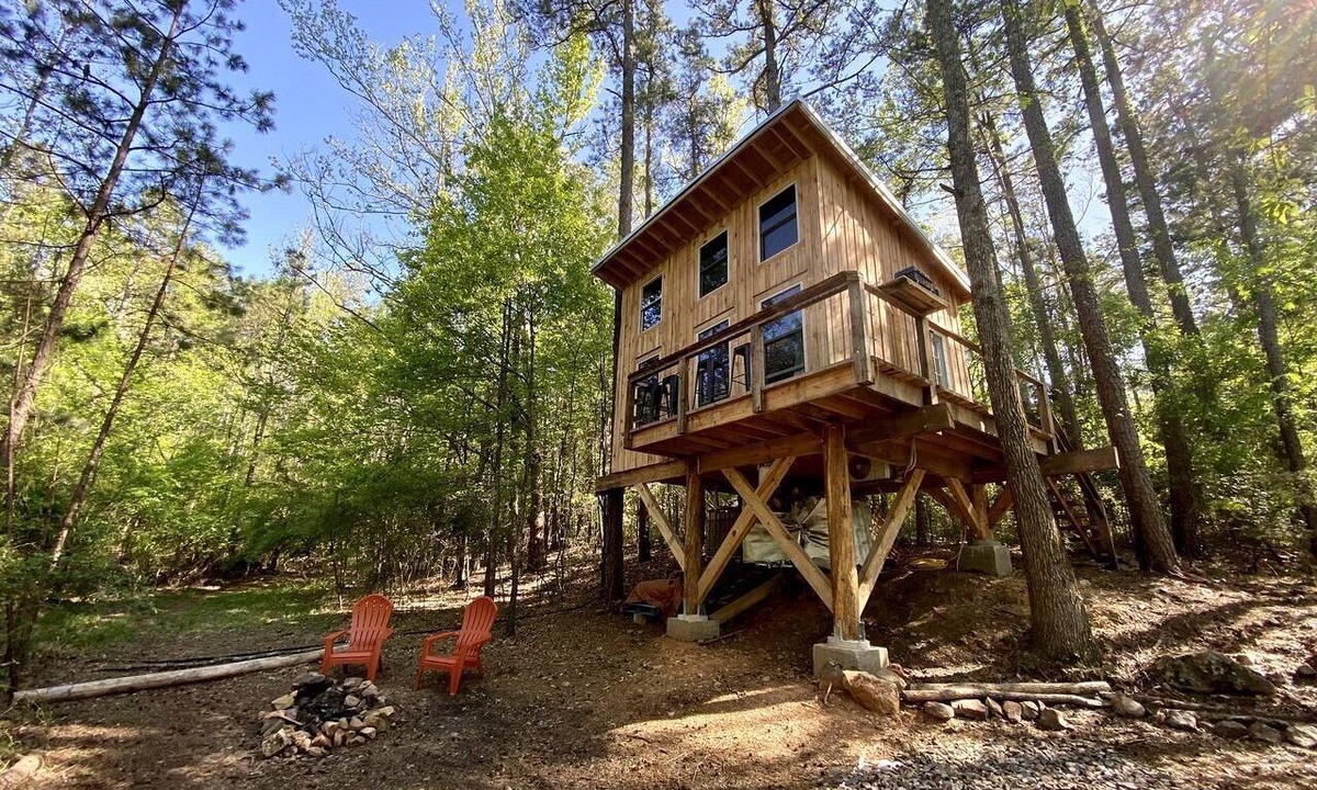 Boles Cabin | Luminous Peaceful Treehouse with Incredible Forest Views and Fire Pit in Arkansas