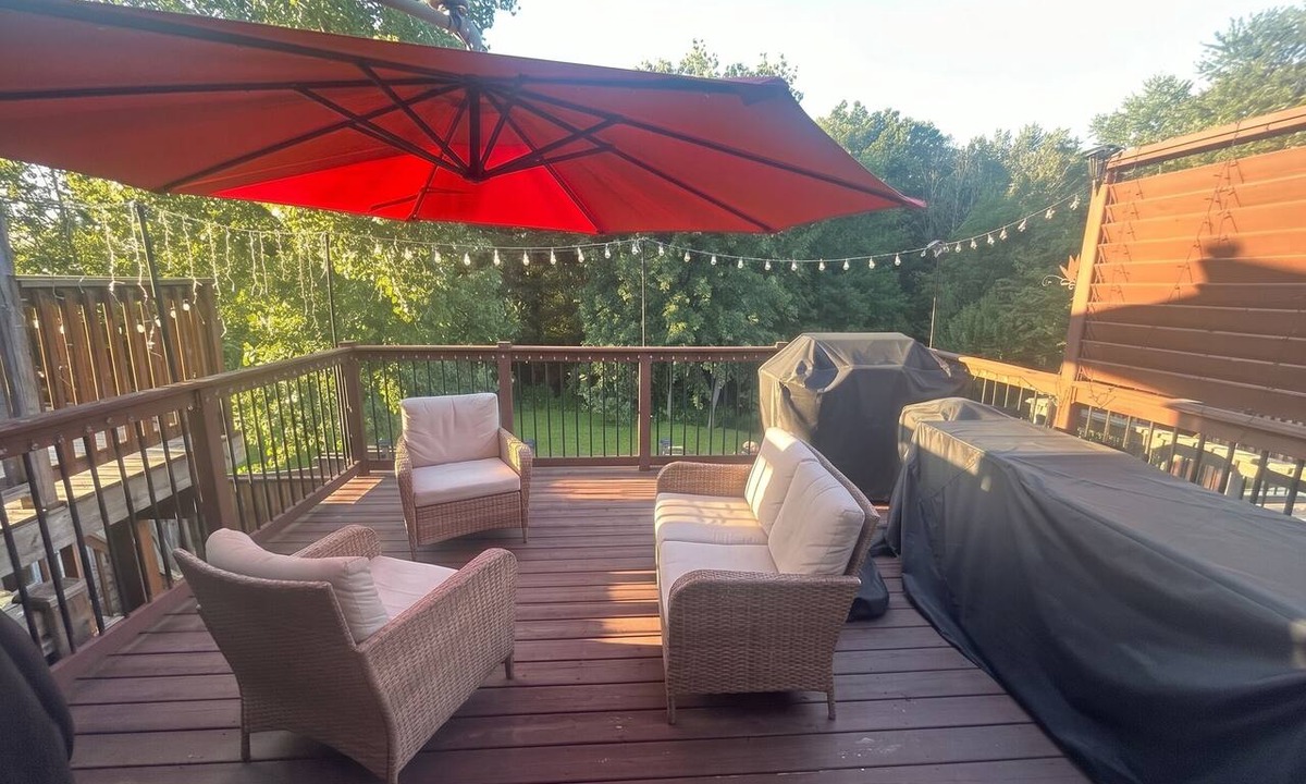 Rosemount House | Luxe Chicopee Townhome: Ravine Forrest, Sleeps 8
