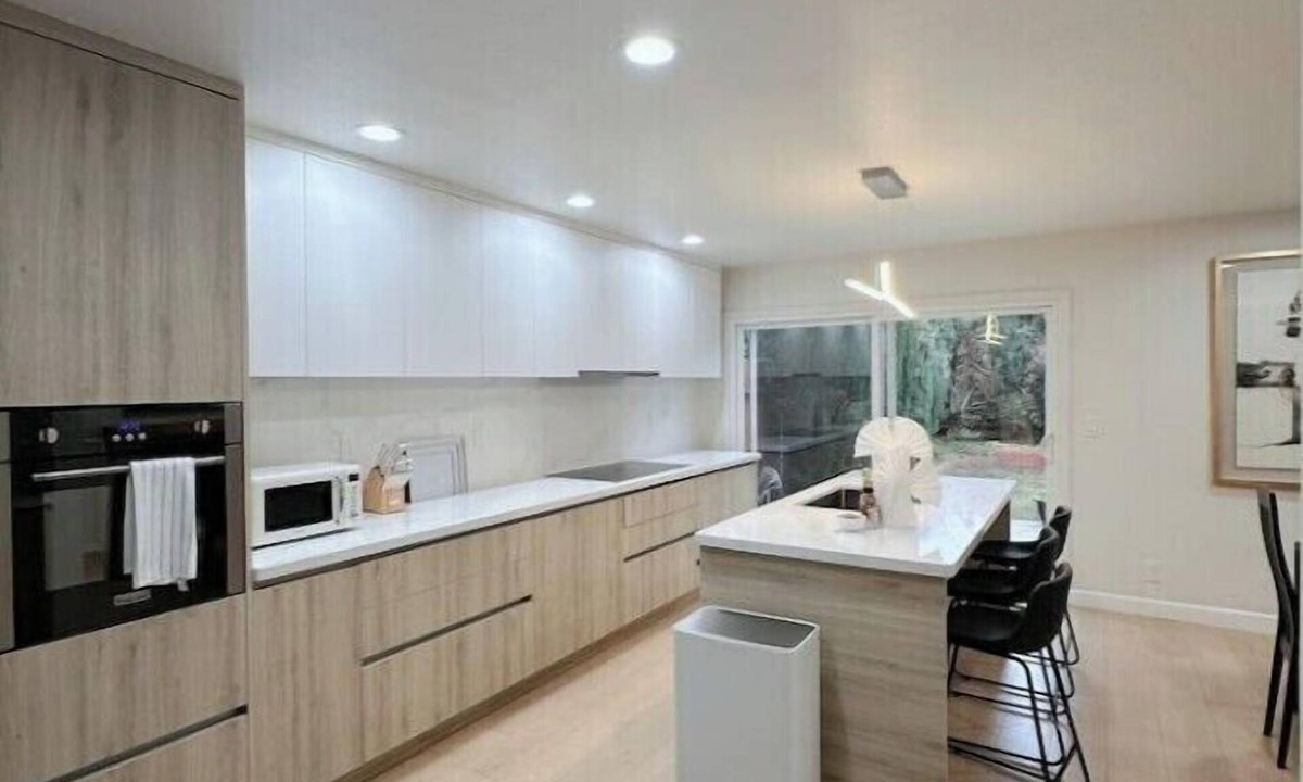Townsend House | Luxury 3B house near Tec Hubs, High speed WiFi, Chef's Kitchen