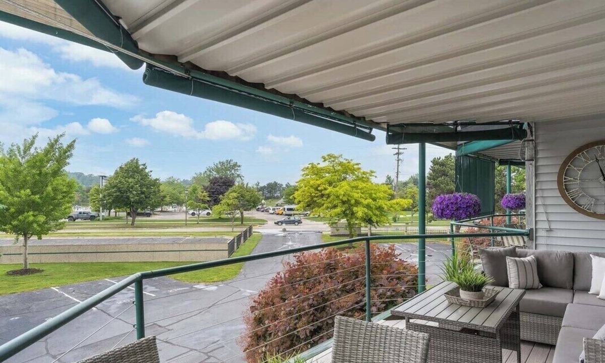 Grand Haven House | Luxury Downtown Condo w/Channel Views!