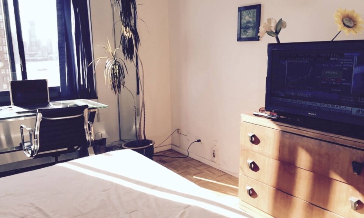 Battery Park City Apartment | Luxury Manhattan Condo 3 Month Minimum Stay