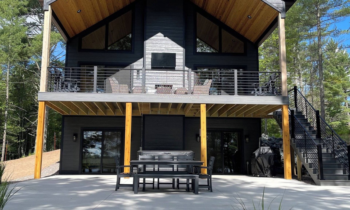 Eagle River House | Luxury northwoods lakeside getaway perfect for groups